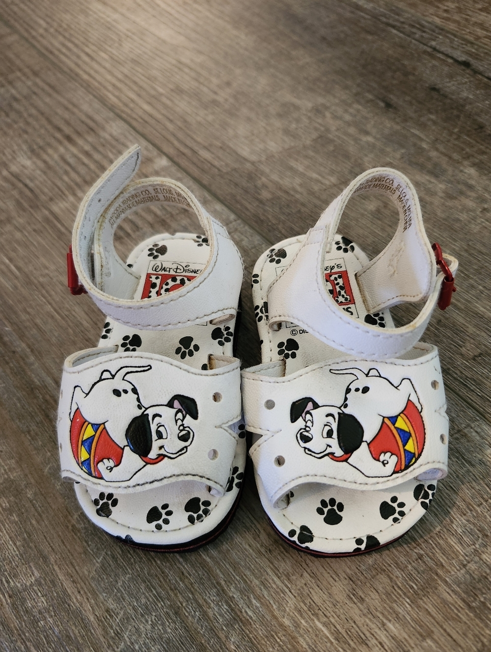 Brand New Vintage Disney 101 Dalmatians Baby Sandals